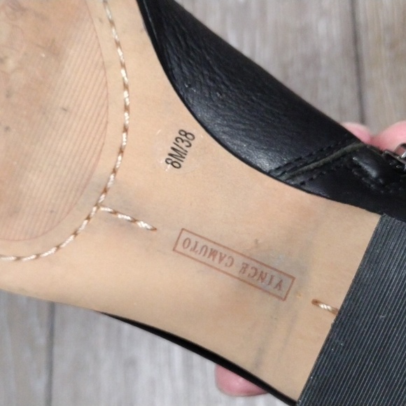 Vince Camuto black leather zip ankle boots. Size 8 - Picture 10 of 13
